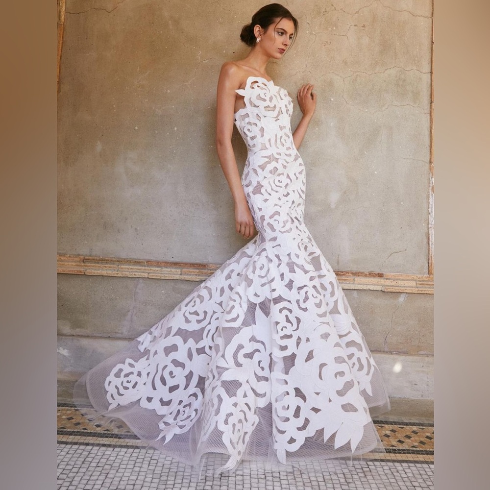 Oscar de la Renta Spring 2024- bridal dress